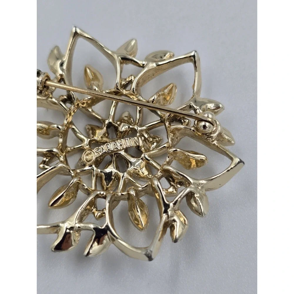 Vintage Sarah Coventry Brooch Pin Pendant Gold Tone Flower Jewelry Signed